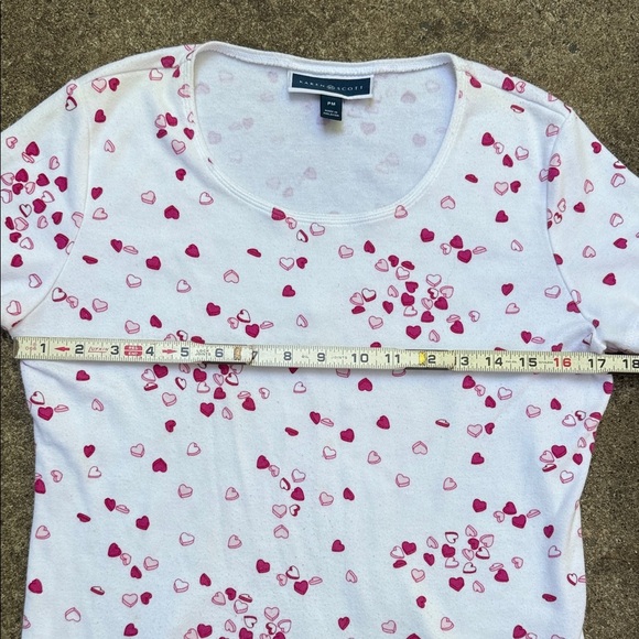 Karen Scott 100% cottonWhite Tee with Pink Heart Pattern. Size PM - Picture 2 of 5